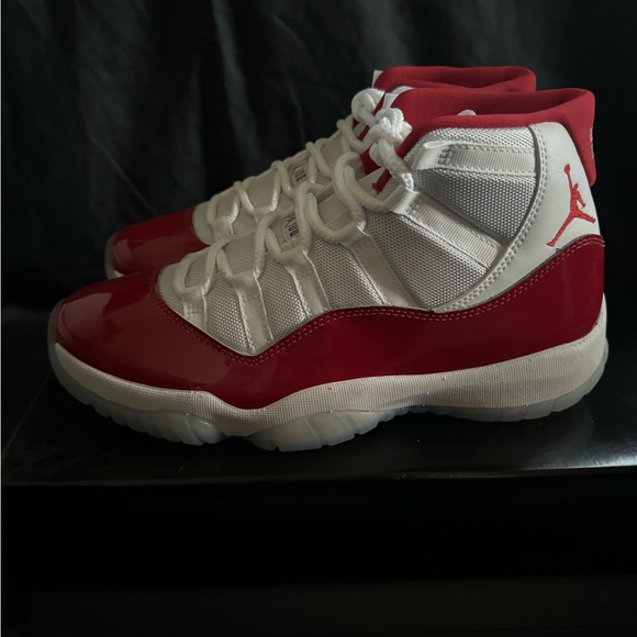 Air Jordan 11 Retro - Picture 3 of 6